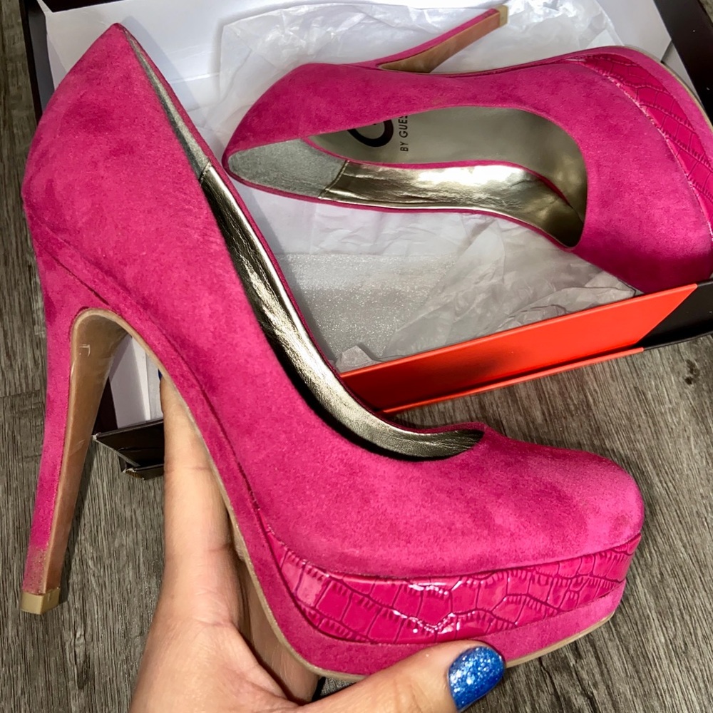 G by GUESS fuchsia heels! Size 7M.